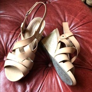 Clark’s tan 6.5 nwot tan sandals